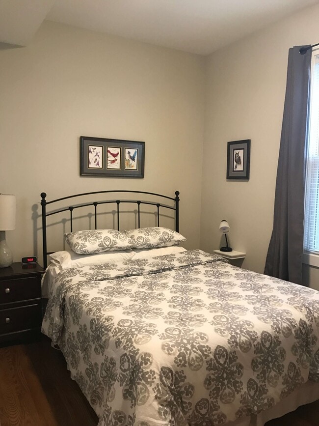 Photo - 3054 N Avers Ave Unidad 2