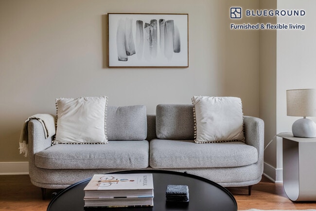 Photo - 415 L St NW Unidad FL5-ID904