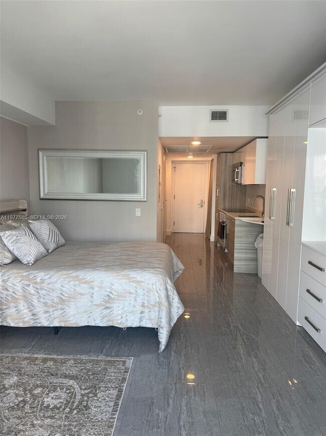 Photo - 1300 Brickell Bay Dr Unit 2512