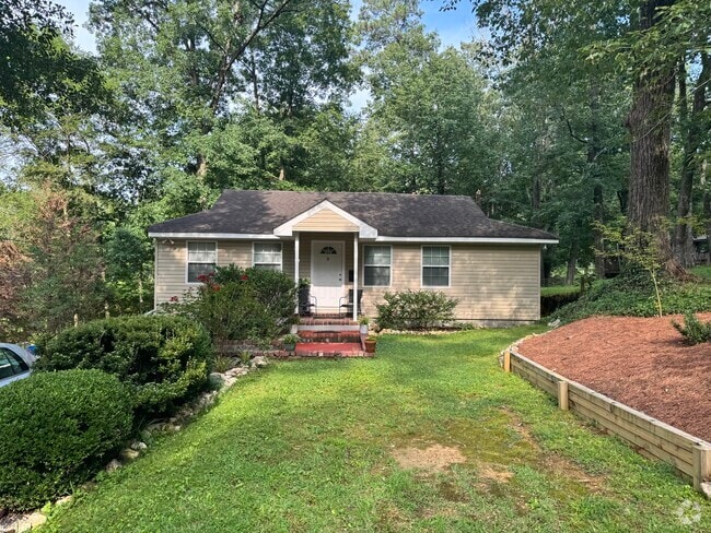 Building Photo - 855 Hillcrest Rd Rental
