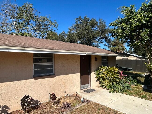 Building Photo - 10415 Alma St Unit C