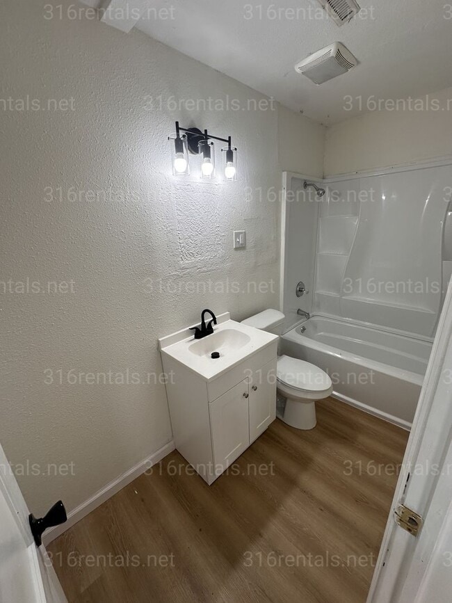 Photo - $925 - 3 bedroom/ 1 bathroom - Single Family Home