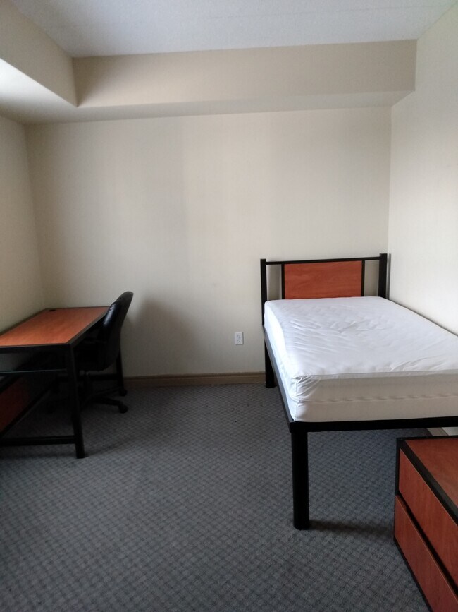 Photo - 271-271 Lester St Unit 1