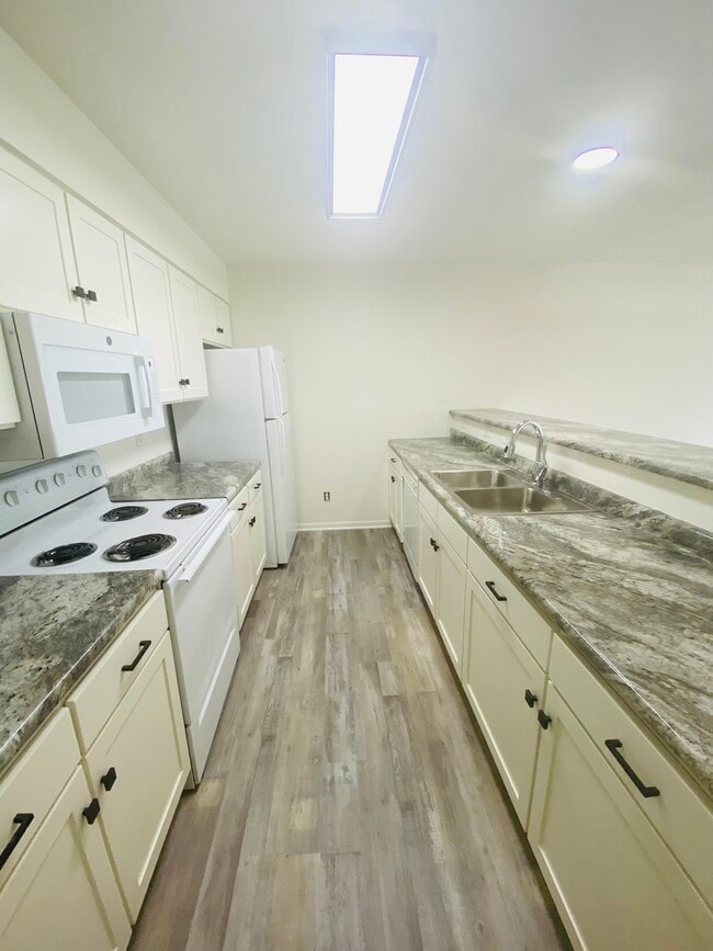 Building Photo - 245 Beaver Kreek Center Unit 1 Rental