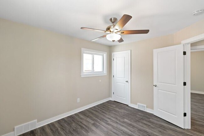 Spacious Remodeled Unit Accepting Section - Great Location!