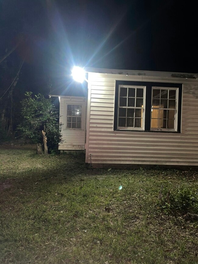 Photo - 615 Mohawk St