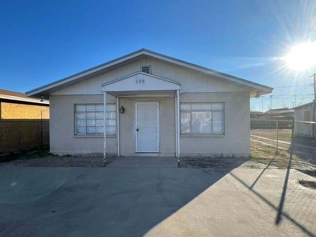 CENTRAL EL PASO LOCATION - CENTRAL EL PASO LOCATION Casa