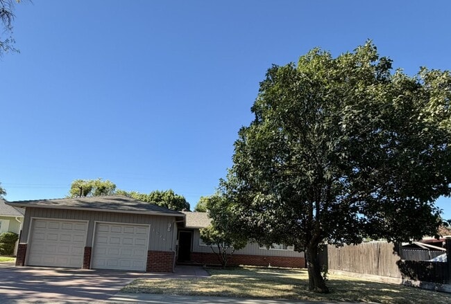 1526 Maplewood Dr