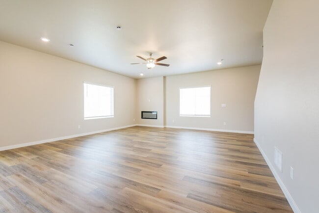 Photo - 7325 Crystal Ave