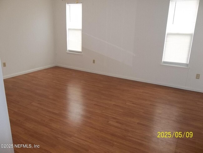 Photo - 255 Leatherleaf Dr