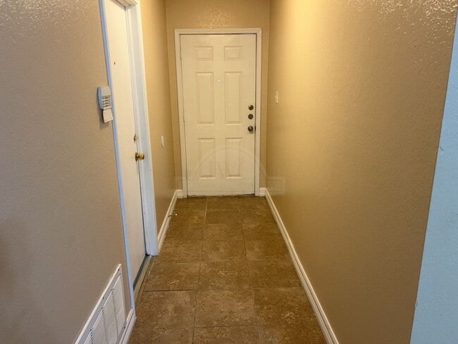 Photo - 2508 Windmill Dr