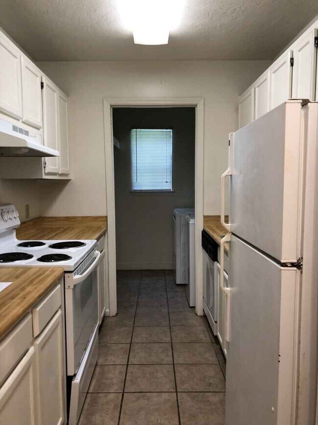 Oakcrest Apartments