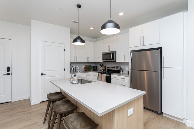 2BR, 2BA - 1.083SF