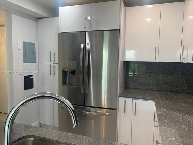 Photo - 16751 NE 9th Ave Unit 411