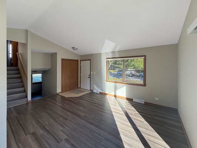 Photo - 139 Spuhler Dr
