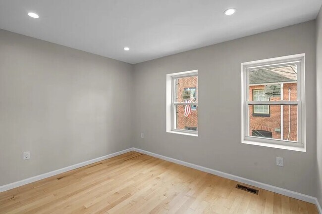 Photo - 2510 E Fayette St