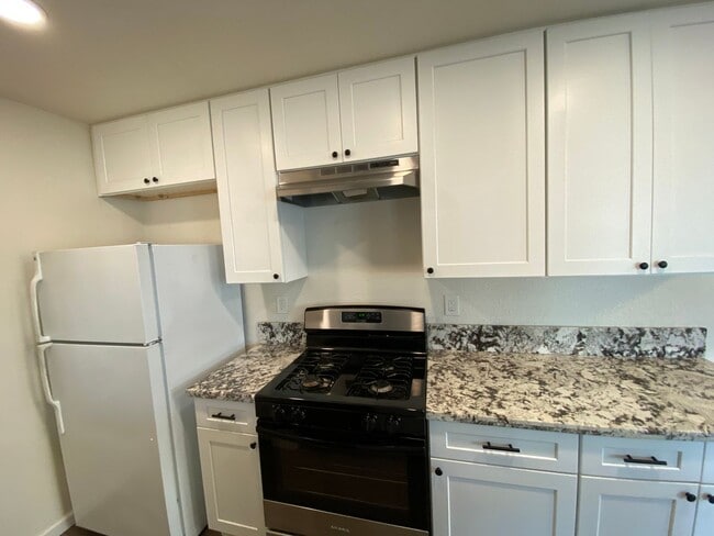 Photo - Remodeled 2 bedroom 1 bath townhouse