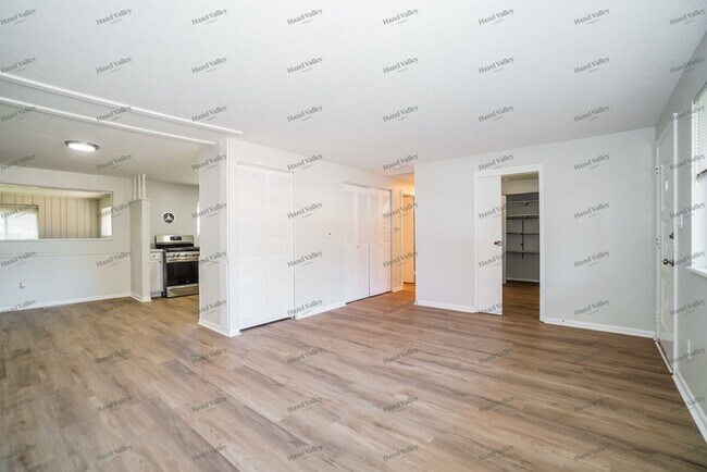 Photo - 3505 Roswell Dr