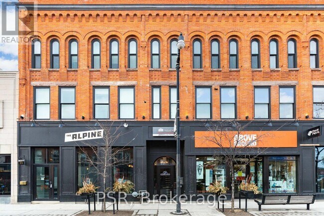 Building Photo - 2870 Dundas St W Unit 212