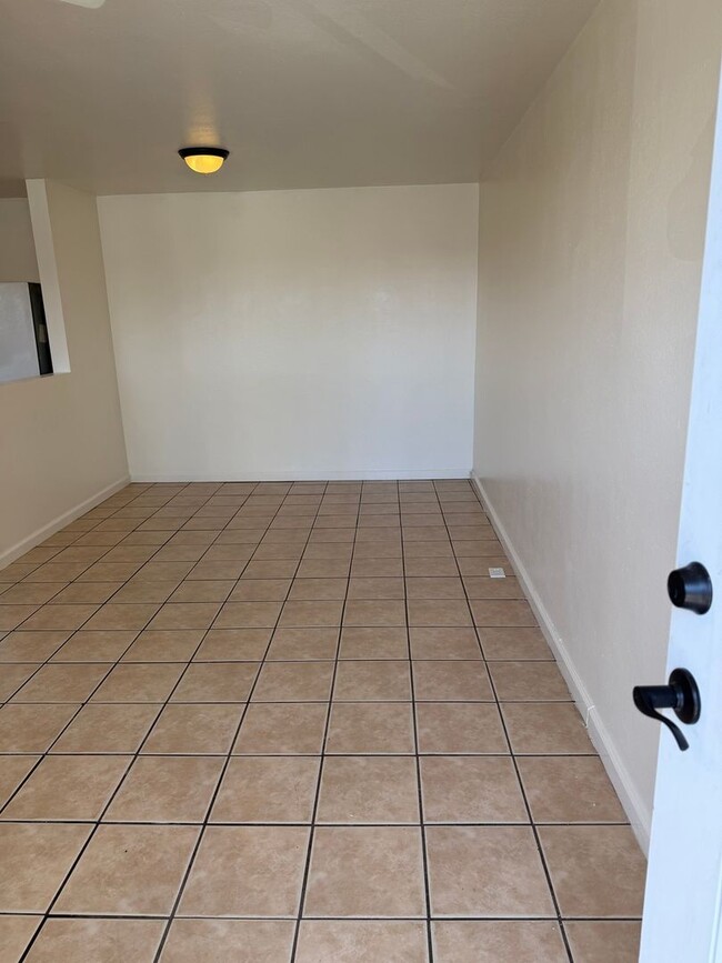 Building Photo - 12940 Prairie Ave
