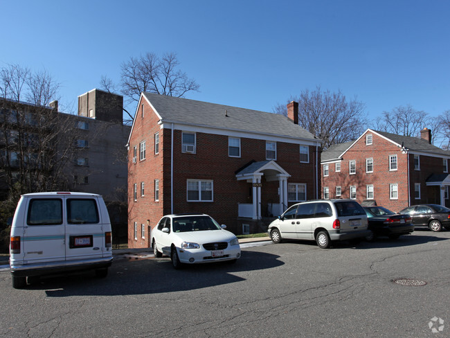 Building Photo - Red Top Flats Rental