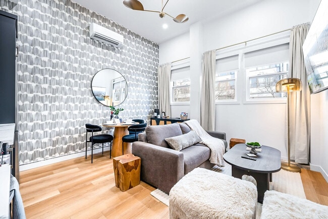 Building Photo - 168 McCaul St