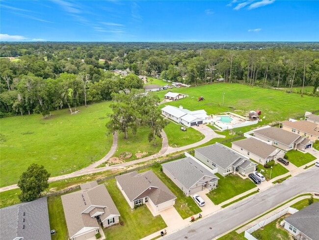 Photo - 187 NW 45th Loop