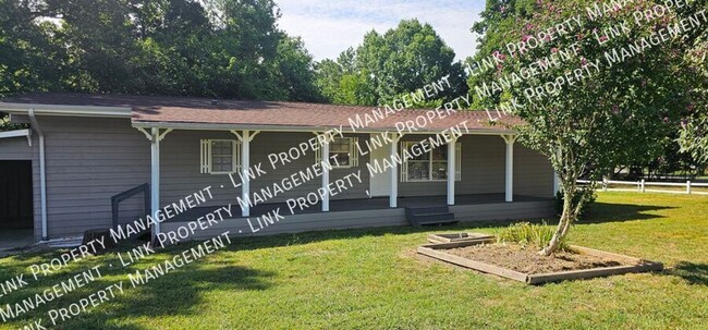 FOR SALE! Renovated 3 Bedroom 2 Bath in R... - FOR SALE!  Renovated 3 Bedroom 2 Bath in R... House