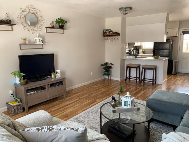 Photo - 6702 S Independence St