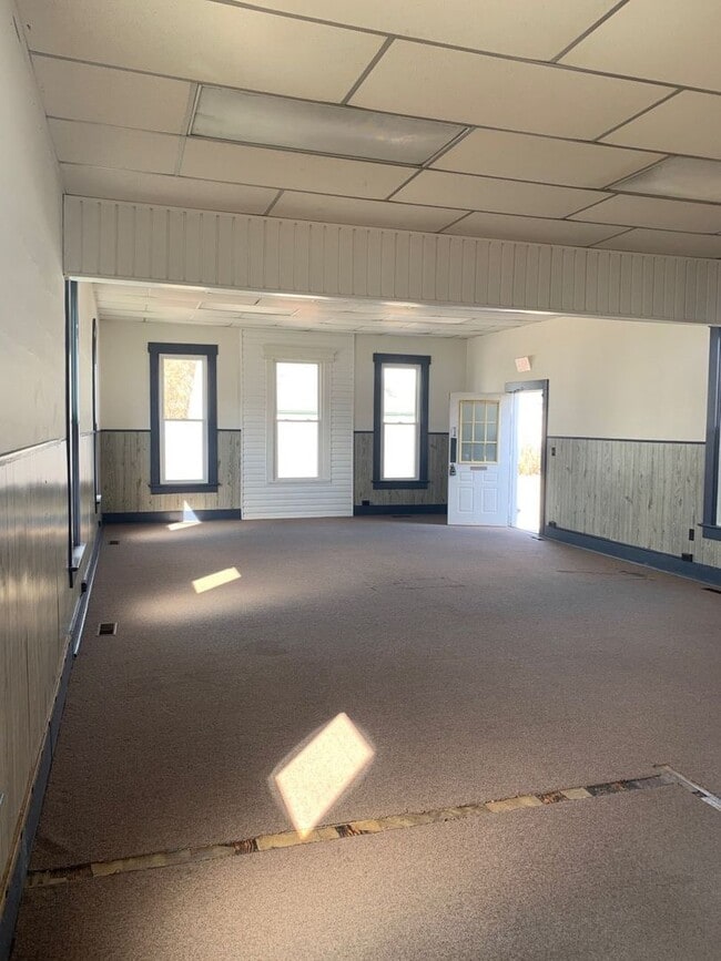 Photo - 105 W Martindale Rd