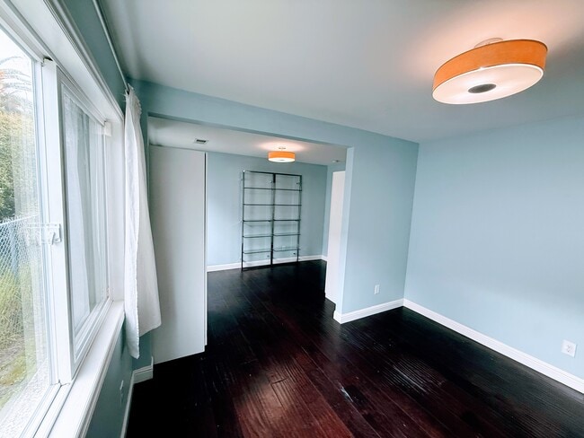 Spacious Rooms - 949 62nd St Unit Middle Bedroom