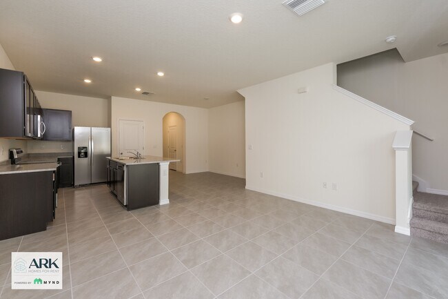 2905 Suncoast Plains Dr