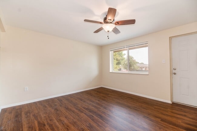 Photo - 4900 W 8th Ave