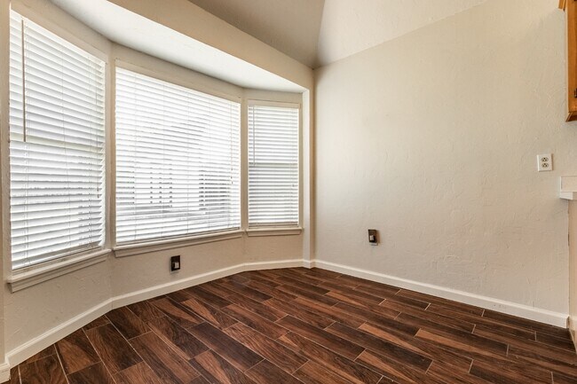 Photo - 1119 Polk St