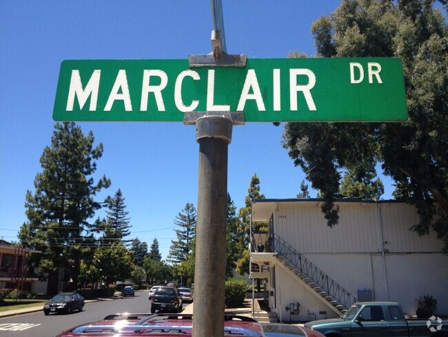 Building Photo - 2 bedroom 2 bath in Concord Unit 1487 B Marclair Dr Rental