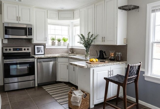 Photo - 2611 Tangley St