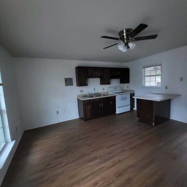 Photo - Two Bed/1 Bath With Covered Parking in Floresville Unidad 2