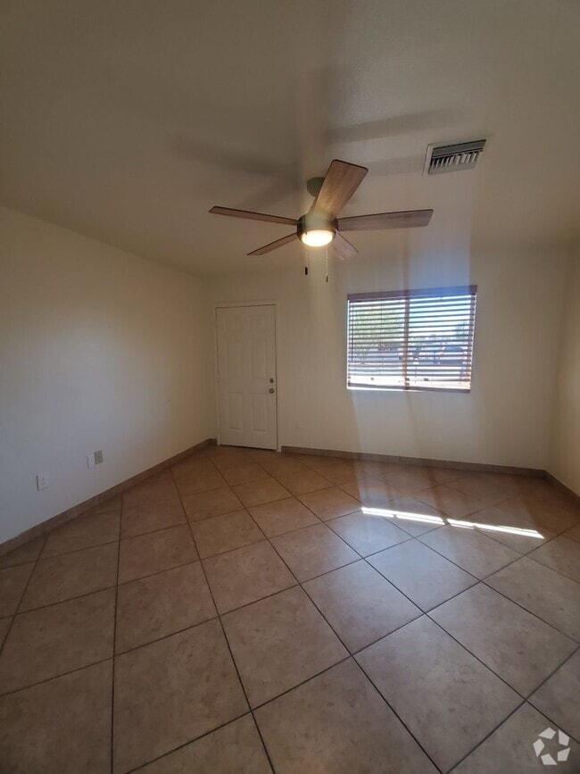 Building Photo - 4 bedroom, 1.5 bath - North Phoenix - Big ... Rental