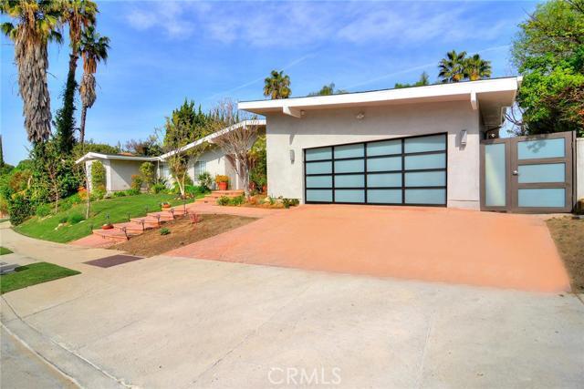 Building Photo - 18843 Paseo Nuevo Dr