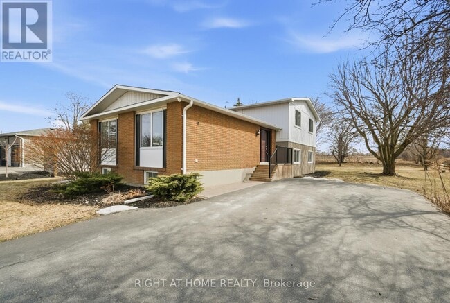 Photo - 5885 7th Line
