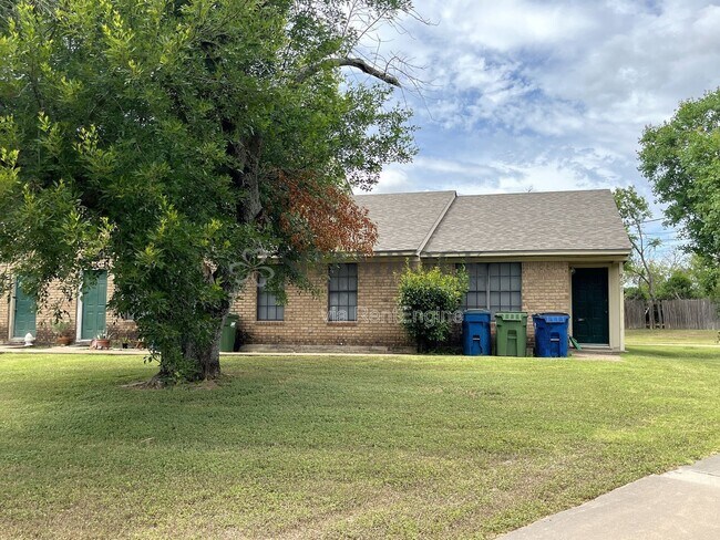 Building Photo - 908 Lancelot Cir Rental