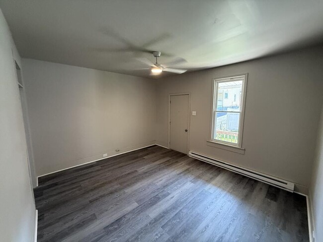 1247 Main St