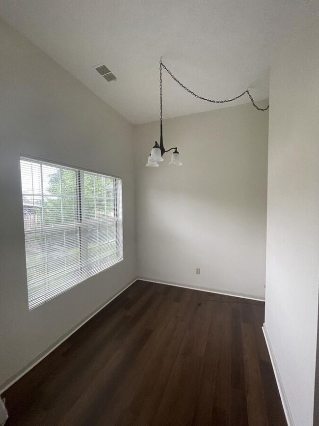 Photo - 100 Coconut Grove Dr