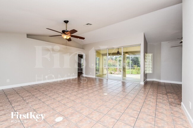 Photo - 18606 Cedar Dr E