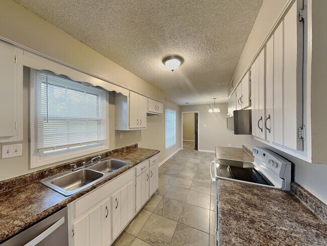 Photo - 1017 Hawkview Dr