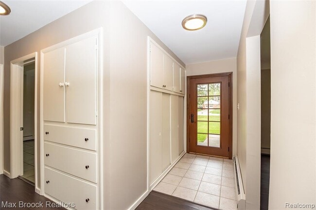 Photo - 16239 Madoline St