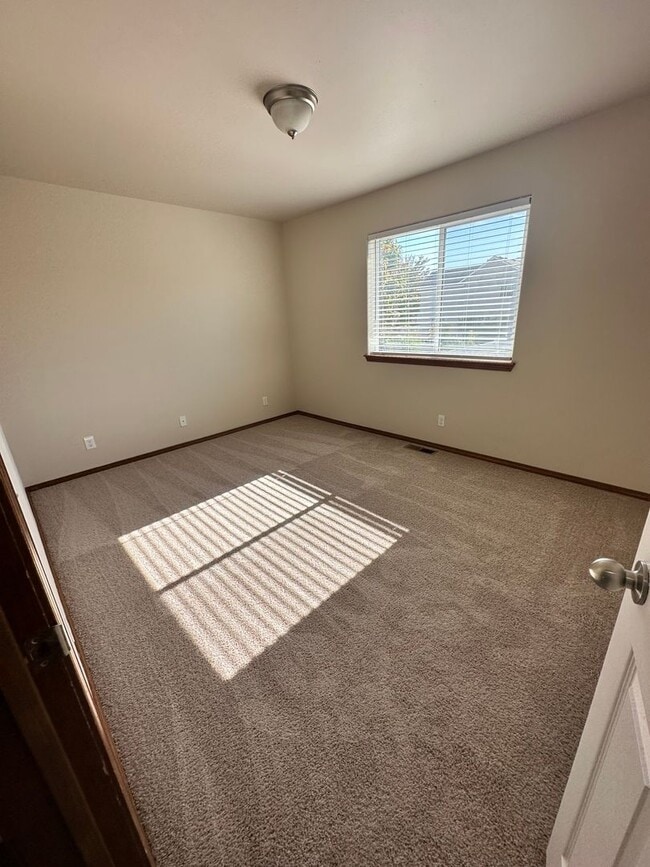 Photo - 4 bdrm/2 bath house in CDA