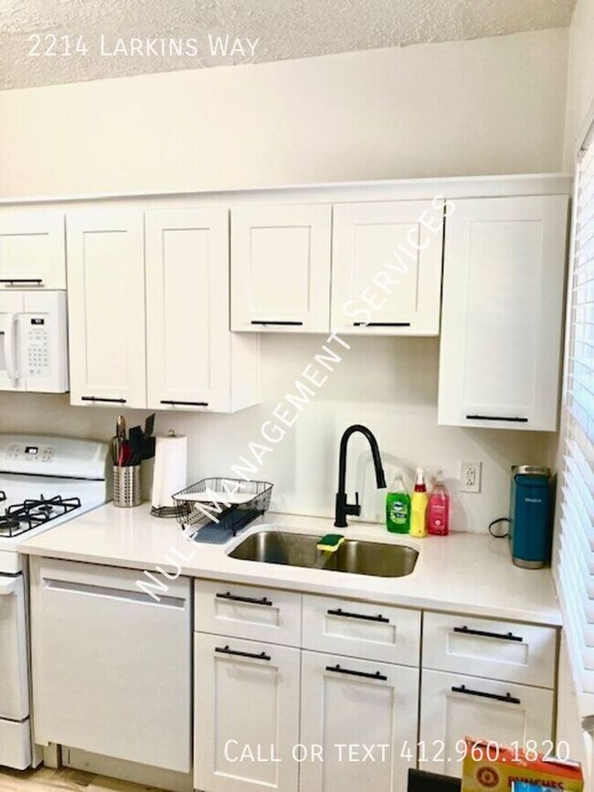 Photo - 2214 Larkins Wy