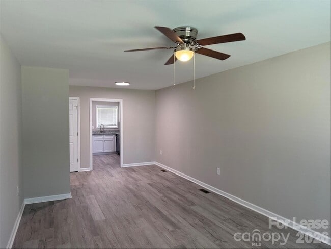 Photo - 1733 River Rd