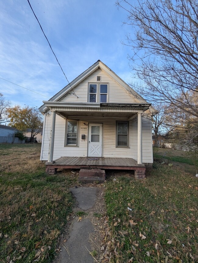 Building Photo - 2209 West Krause Avenue